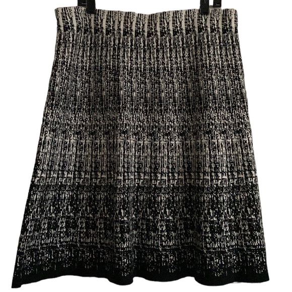 Roz & Ali Black And White Knit Knee Length A-line Skirt Stretch Size XL - Picture 1 of 5